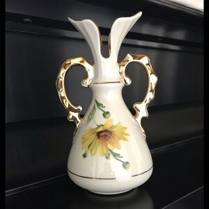 Vintage Bel-Terr accent mini vase